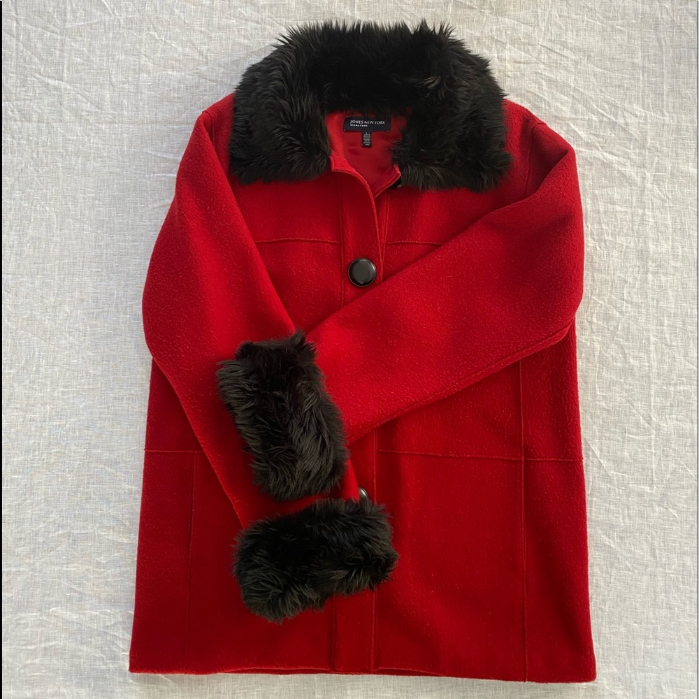 Women’s Large Jones New York wool coat with faux fur cuffs and collar